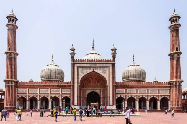 Panorama of Masjid e Jahan Numa，俗称Jama Masjid，是印度新德里旧城最大的清真寺。. — 图库照片