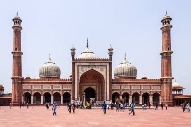 Meydan ve Mescid e Cihan Numa 'ya bakın, yaygın olarak Jama Mescidi olarak bilinir, en büyük Cami Eski Delhi, Hindistan, Asya.