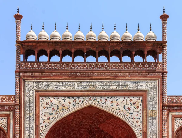 Mosaico e afresco do Grande Portal do Complexo Taj Mahal. Entrada para o Taj. Património Mundial da UNESCO em Agra, Uttar Pradesh, Índia — Fotografia de Stock