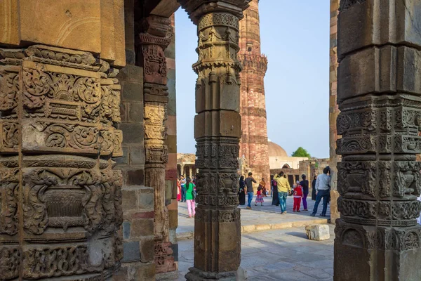 Античные руины Джайн-эль-Хале внутри Кутб-Минар. Всемирное наследие ЮНЕСКО в Мехраули, Дели, Индии, Азии . — стоковое фото