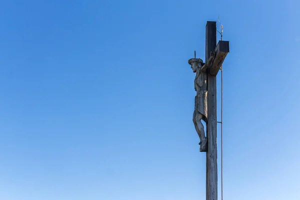 Detail view on Summit Cross of Mount Kofel, 1342 m in Ammergauer Alps, located in Oberammergau, Upper Bavaria, Germany — Stok fotoğraf