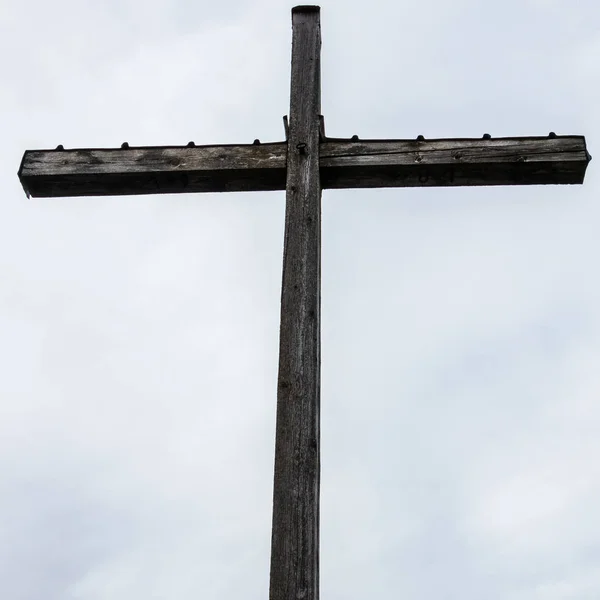 Close vie on Summit Cross of Mount Osterfeuerkopf, 1368m in Bavarian Prealps, Ostalpen, near Eschenlohe, Upper Bavaria, Germany — Stock fotografie