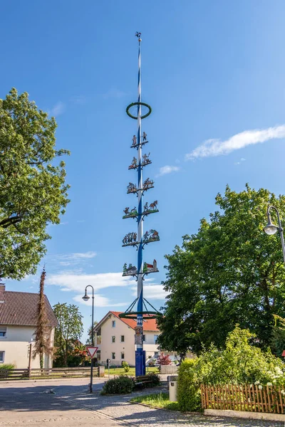 Germering Belediyesi, Yukarı Bavyera, Almanya: Maibaum Kasaba Bölgesinde Unterpfaffenhofen