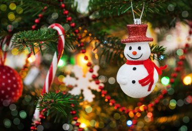 Noel dekorasyon snowman ağaç üzerinde