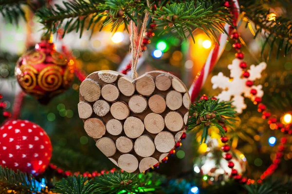 Weihnachten dekoratives Holzherz — Stockfoto