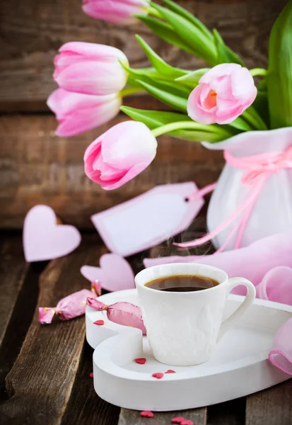 Coffee, hearts and tulips — Stock Photo, Image