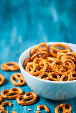 Kase tuzlu atıştırmalıklar mini simit