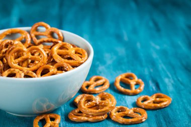 Kase tuzlu atıştırmalıklar mini simit