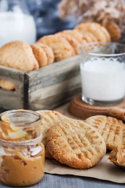 Zelfgemaakte peanut butter cookies — Stockfoto