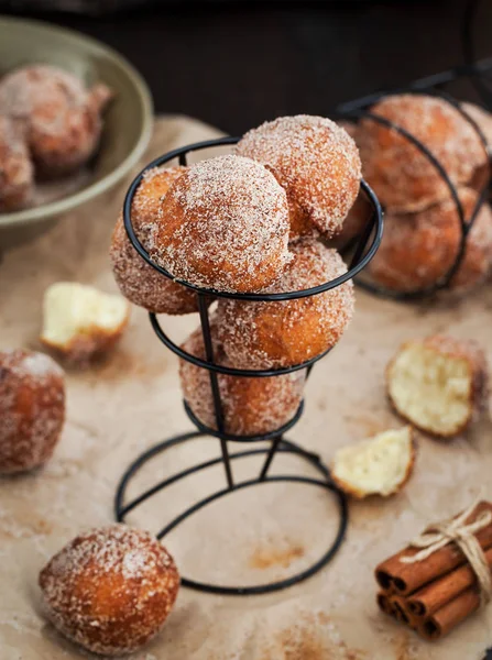 Verse heerlijke huisgemaakte bal donuts — Stockfoto