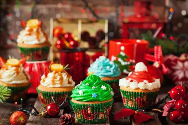 Ensemble de différents délicieux cupcakes de Noël — Photo