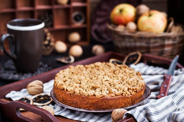 Manzana casera pastel de café miga de canela — Foto de Stock