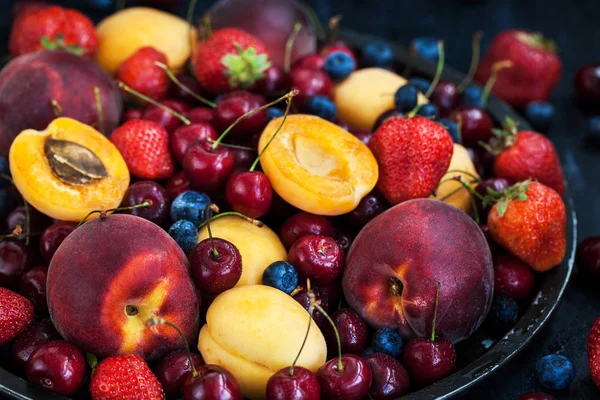 Fresh ripe summer berries and fruits — Stock Photo, Image