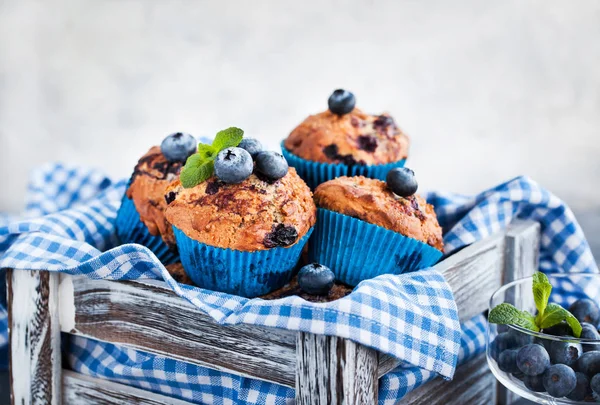 Muffins aux bleuets frais maison délicieux — Photo