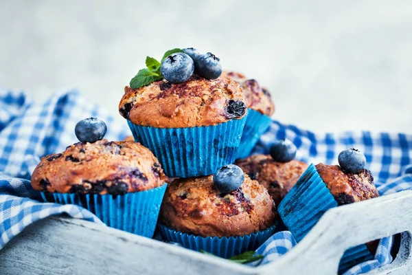 Świeże domowe pyszne muffiny jagodowe — Zdjęcie stockowe