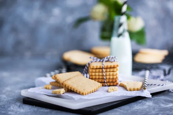 Hausgemachte Vanillebutter Shortbread Cookies Und Mil — Stockfoto