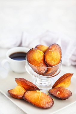 Ev yapımı limonlu kurabiye.