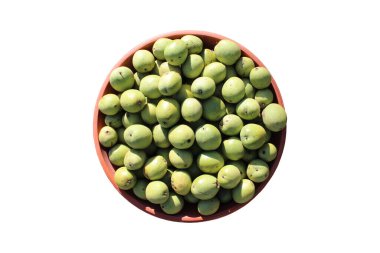 Kabuklu bir sürü olgun ceviz.