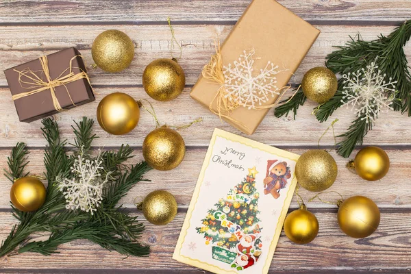 Krásná Zlatá Vánoční Ozdoba Dřevěném Stole — Stock fotografie