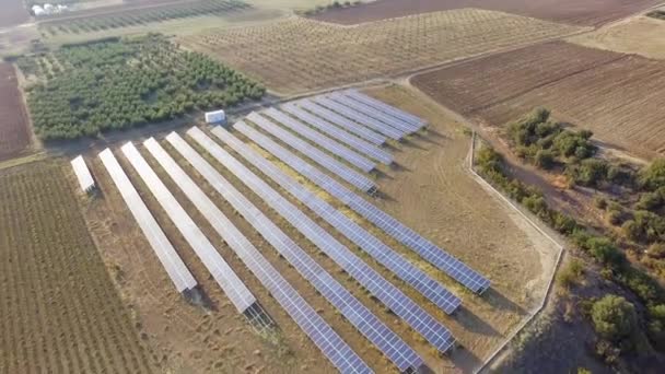 Imagens Aéreas Drones Central Eléctrica Com Painéis Solares Campo Vista — Vídeo de Stock