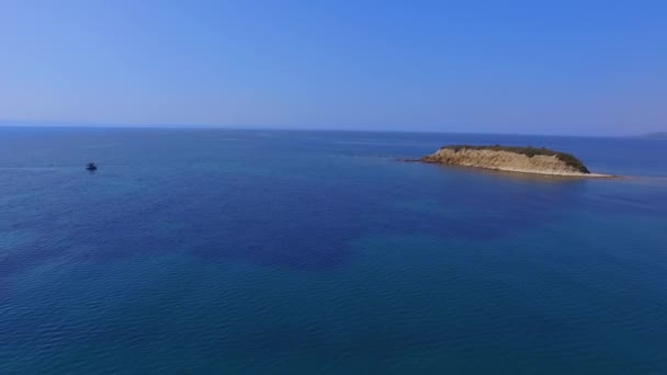 Aerial Drone Footage Little Island Blue Turquoise Sea Bird View — Stock Video