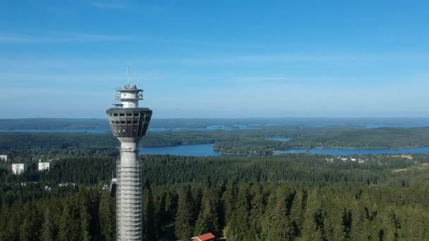 在福雷斯特的芬兰和普天翁跳山上方的塔楼 Kuopio — 图库视频影像