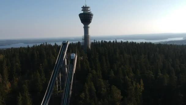 Torre Sobre Las Colinas Salto Finlandia Puijon Forrest Kuopio — Vídeos de Stock