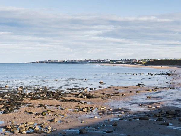 Walkers Isolating Distancing 2020 Covid19 Pandemic Whitley Bay Beach North — Stock Photo, Image