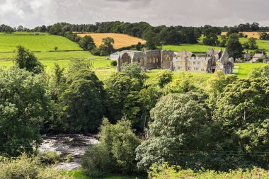 12. Centurey Harabeleri Premonstratensian Yumurta Taşı Abbey Bowes yakınlarındaki Durham kırsalında.