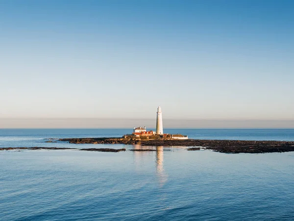 St. Mary Adası ve Whitley Körfezi 'nde deniz feneri, Tyne and Wear, İngiltere