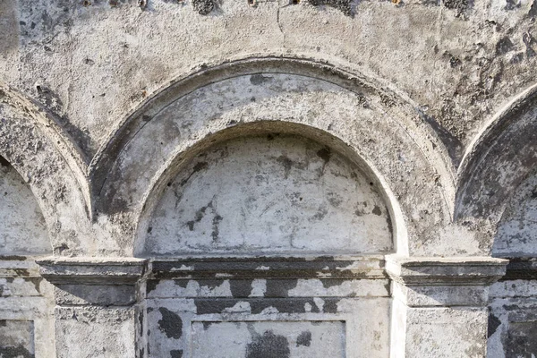 Vecchio arco grungy in un muro, per sfondi — Foto Stock