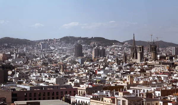 Panorama von barcelona mit blauem himmel — Stockfoto