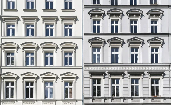 Tow old houses with stucco in Berlin Kreuzberg — Stock Photo, Image