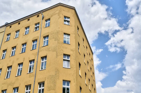 basit ev ve cennet, Berlin Kreuzberg