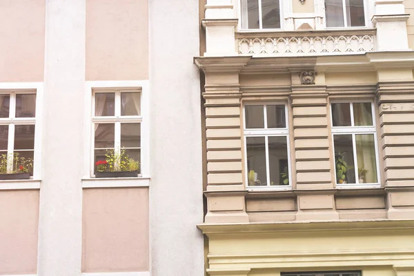 Deux types de maisons à Berlin Kreuzberg — Photo