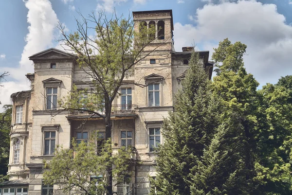 Alte grungy villa in berlin kreuzberg gefunden — Stockfoto