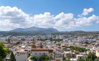 Eski kale görülen Girit kasaba Rethymno,