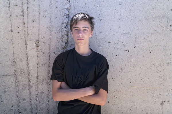 Portrait Young Man Crossed Arms — Stock Photo, Image