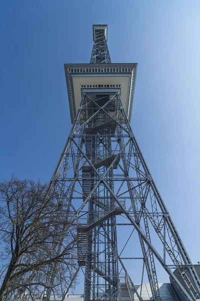 Berlin Funkturm Yazın Mavi Gökyüzü — Stok fotoğraf
