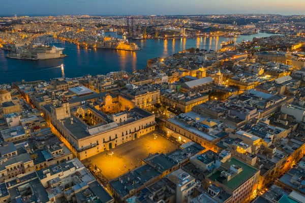 Flygfoto Över Valletta Huvudstad Malta Land Stora Torget Solnedgång Kväll — Stockfoto
