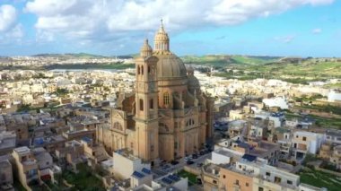 Vaftizci Aziz Yahya Kilisesi 'nin üst görüşü, Xewkija' lı Rotunda, Gozo adasındaki bir Roma Katolik kilisesidir. Malta ülkesi