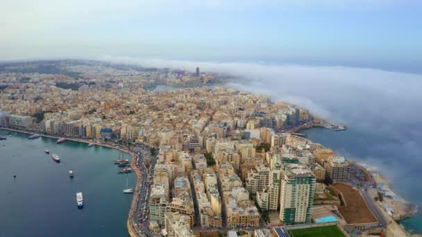 Luchtfoto Van Sliema Stad Malta Eiland Camera Beweegt Vooruit — Stockvideo