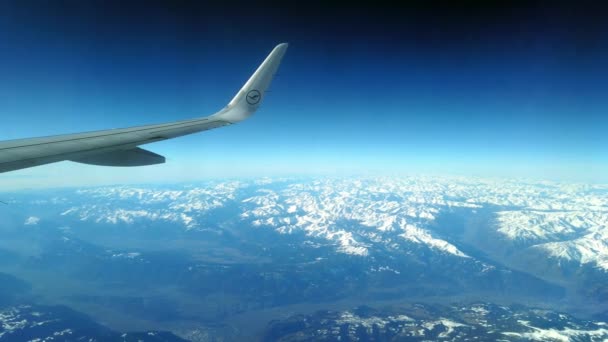 Invierno Montañas Nevadas Alpes Desde Arriba Lufthansa Vista Aérea — Vídeos de Stock