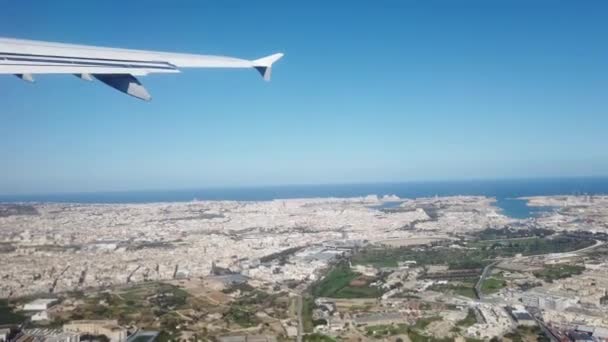 Остров Мальта Сверху Крыло Самолёта — стоковое видео