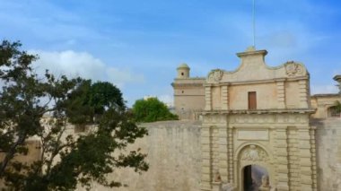 Ortaçağ Mdina şehrinin boş ana şehir kapısı - Malta 'nın eski başkenti