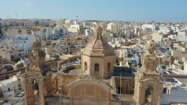 Luftaufnahme Der Katholischen Pfarrkirche Der Stadt Msida Sonniger Tag Kamera — Stockvideo