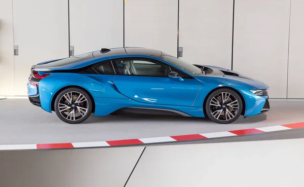 BMW i8 på BMW museum – stockfoto