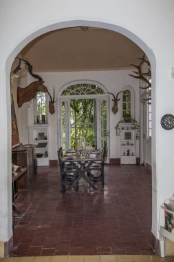 Havana, Küba - 12 Ocak 2013: Ernest Hemingway 'in evi, Finca Vig.