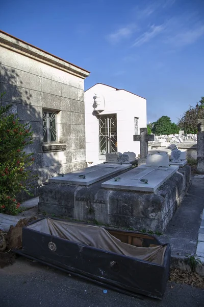 Havana, Cuba - 08 January 2013: The cemetery of Havana in Cuba. — Stock Photo, Image