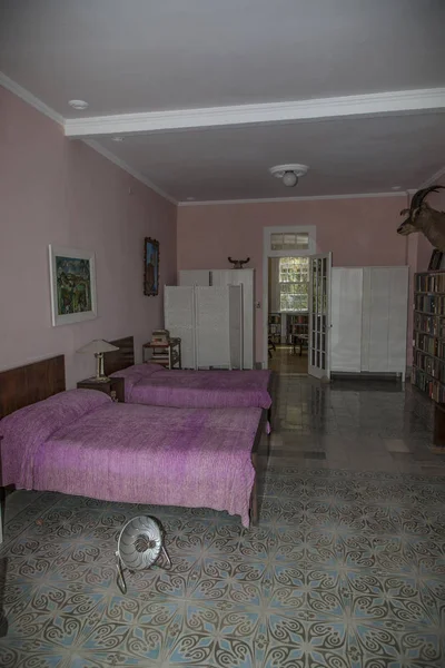 Havana, Cuba - 12 de janeiro de 2013: A casa de Ernest Hemingway, Finca Vig, em São Francisco de Paula — Fotografia de Stock